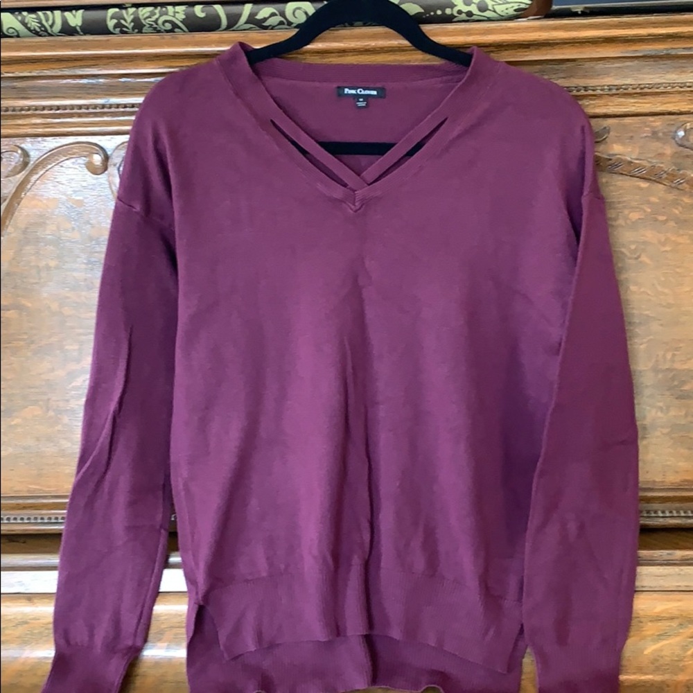 Pink Clover pullover v-neck  sweater